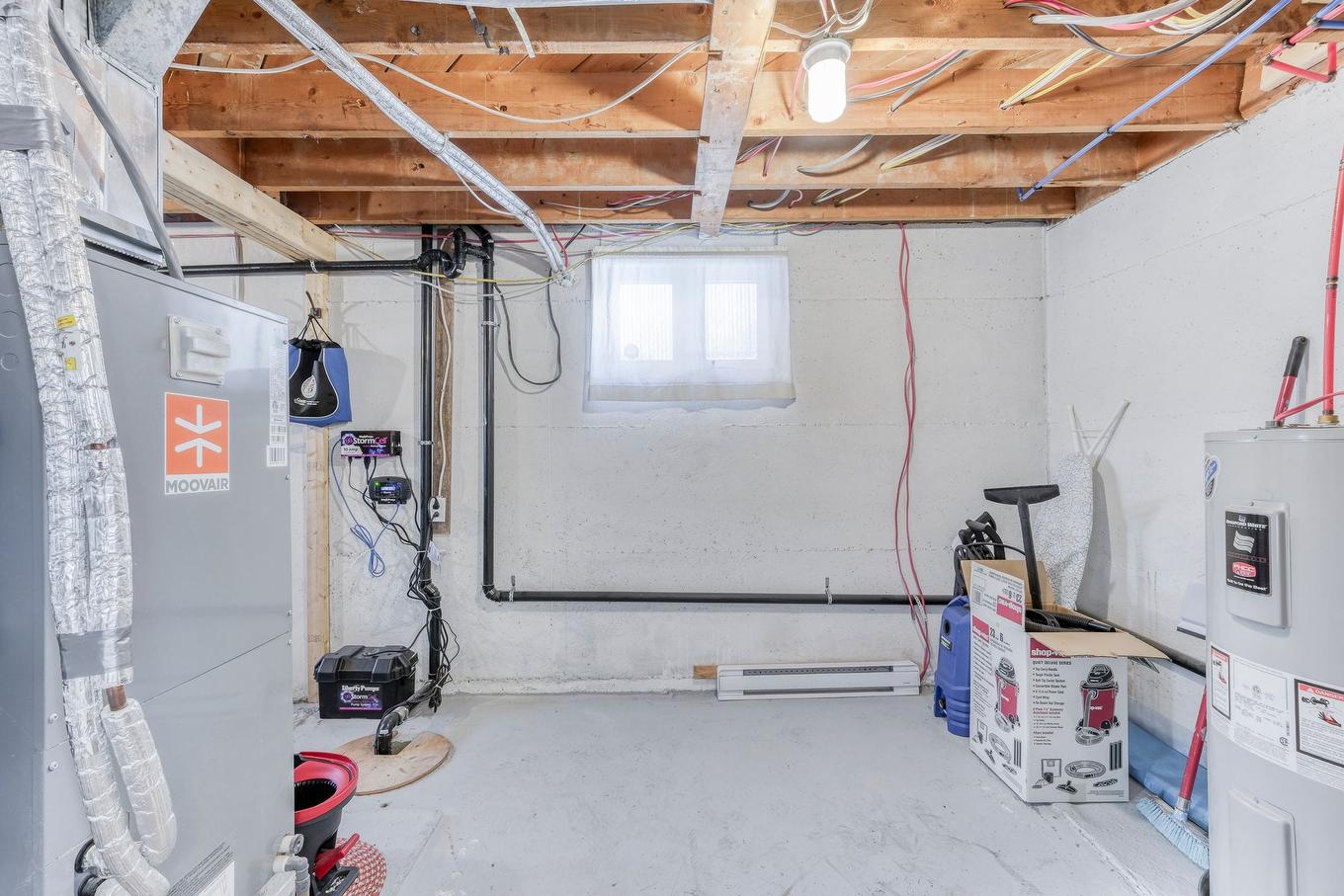 Rangement - 296 Rue Élie, Laval (Fabreville), QC - Indoor Photo Showing Basement