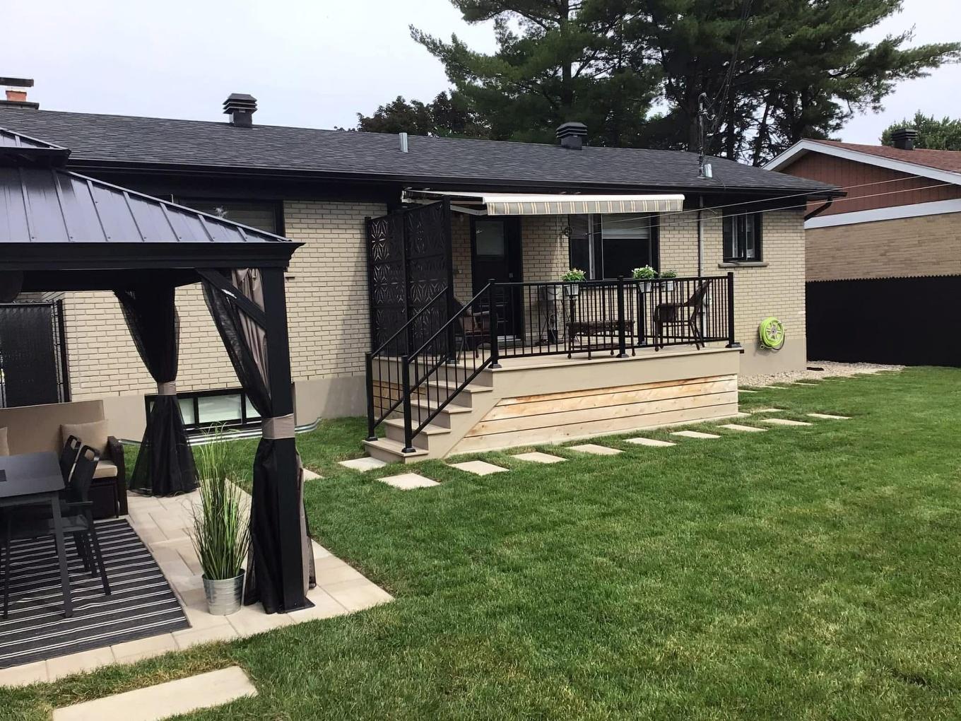 Cour - 296 Rue Élie, Laval (Fabreville), QC - Outdoor With Deck Patio Veranda
