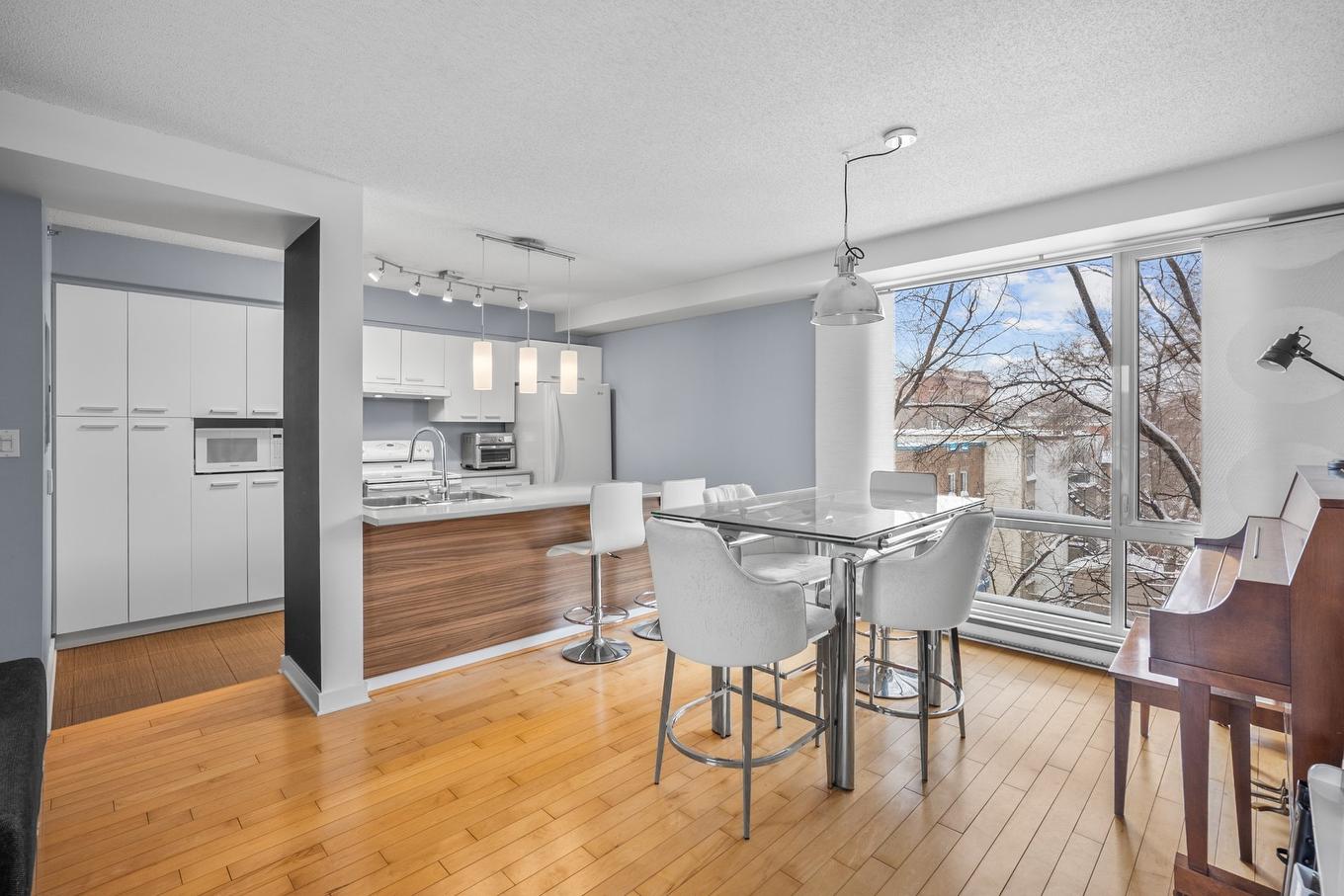 Coin-repas - C-403-2281 Av. Desjardins, Montréal (Mercier/Hochelaga-Maisonneuve), QC - Indoor Photo Showing Dining Room