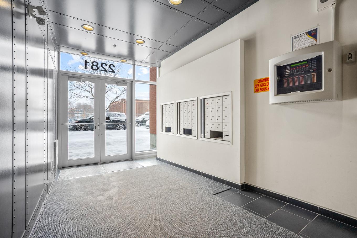 Hall d'entrée/Vestibule - C-403-2281 Av. Desjardins, Montréal (Mercier/Hochelaga-Maisonneuve), QC - Indoor Photo Showing Other Room