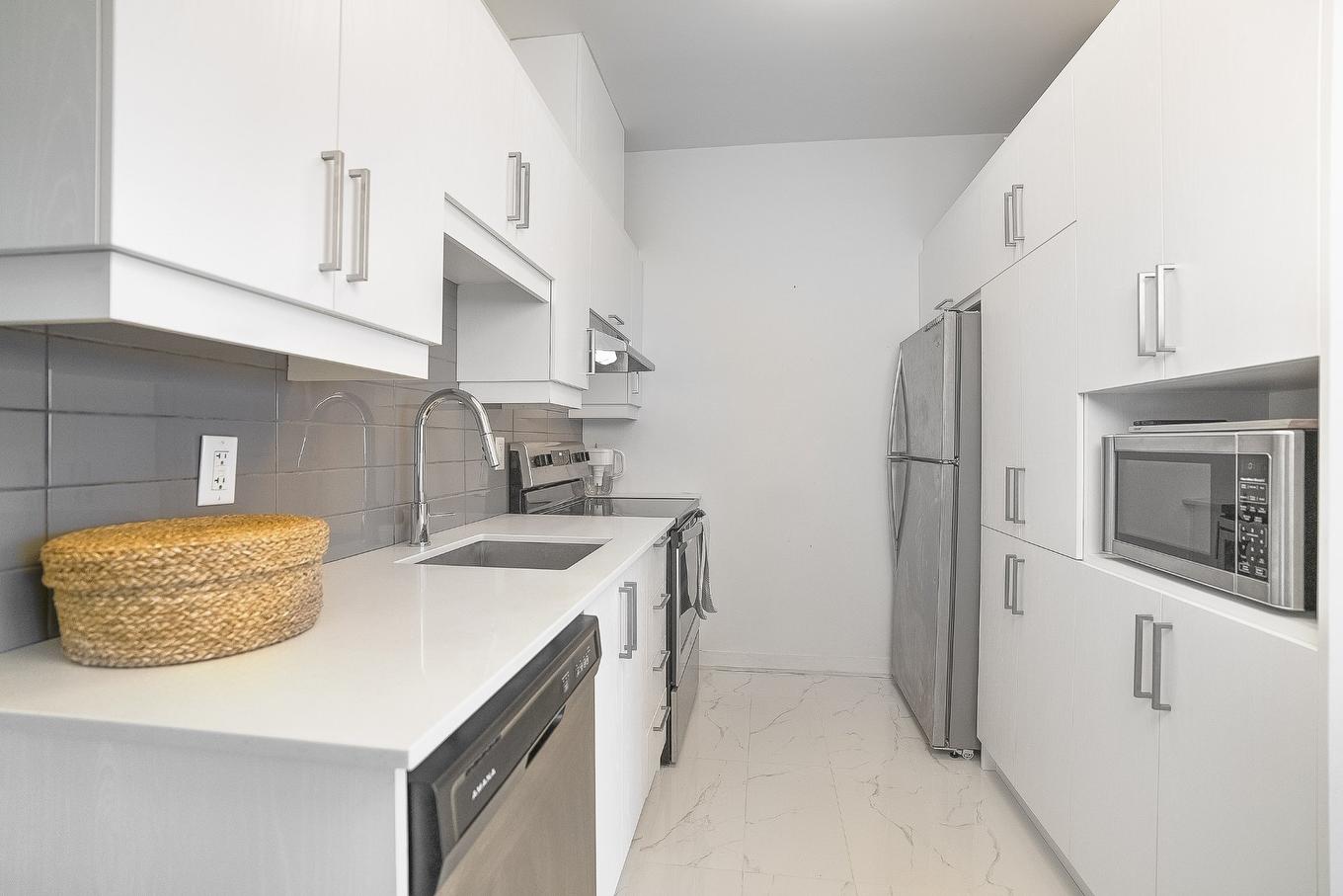 Kitchen - 605-9185 Rue Lennon, Brossard, QC - Indoor Photo Showing Kitchen