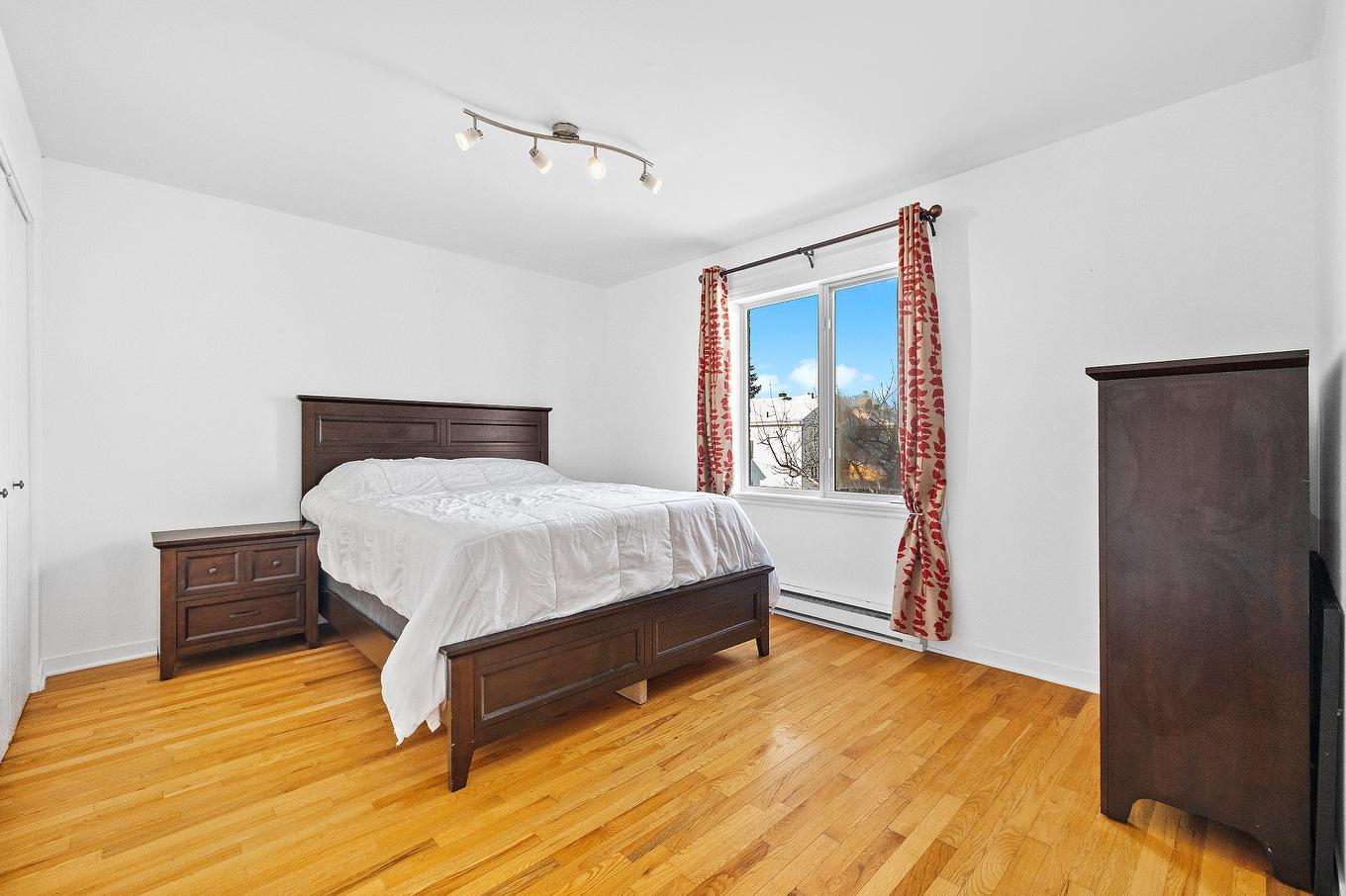 Chambre à coucher principale - 1276 Rue Toussaint-Trudeau, Chambly, QC - Indoor Photo Showing Bedroom