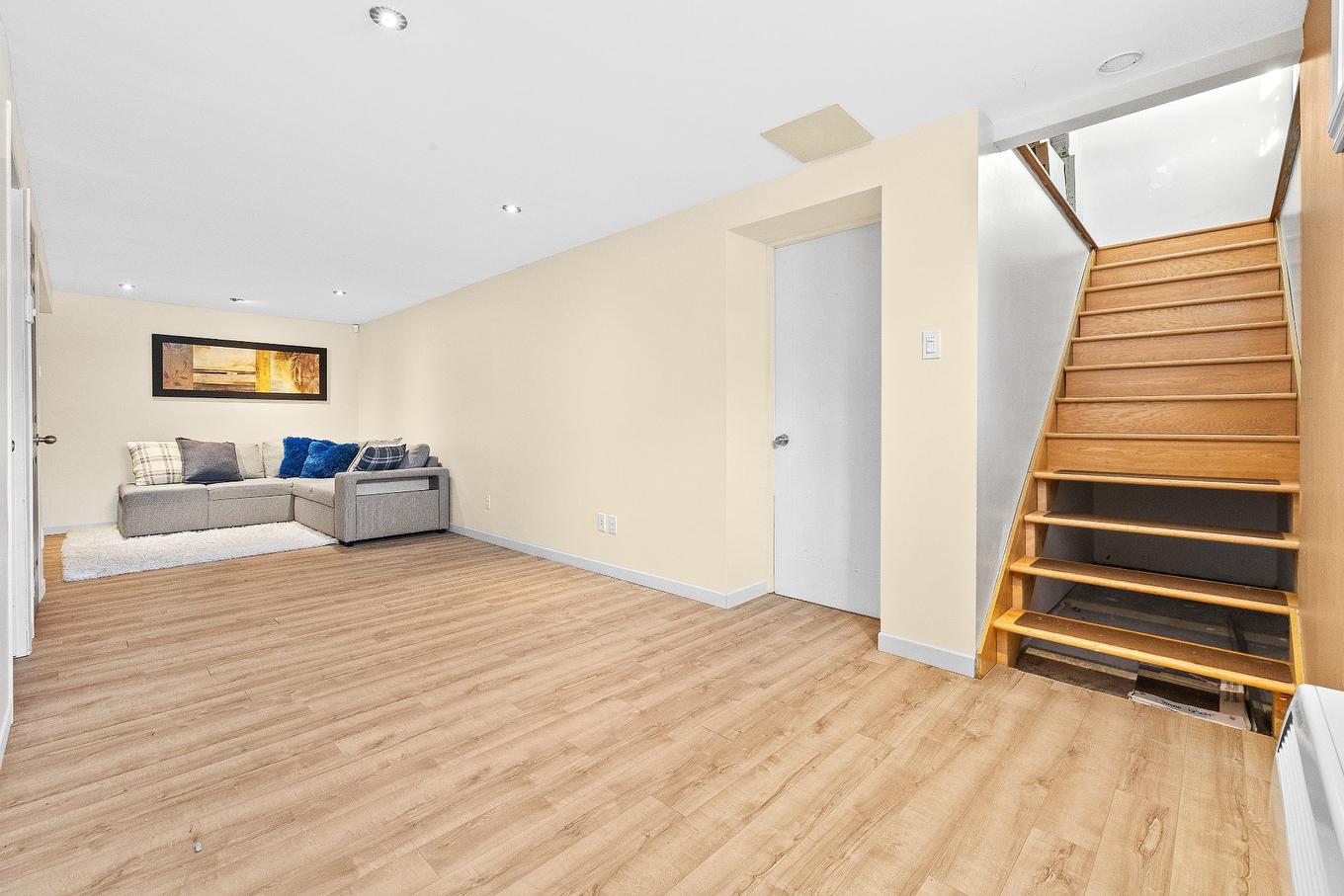 Salle familiale - 1276 Rue Toussaint-Trudeau, Chambly, QC - Indoor Photo Showing Other Room