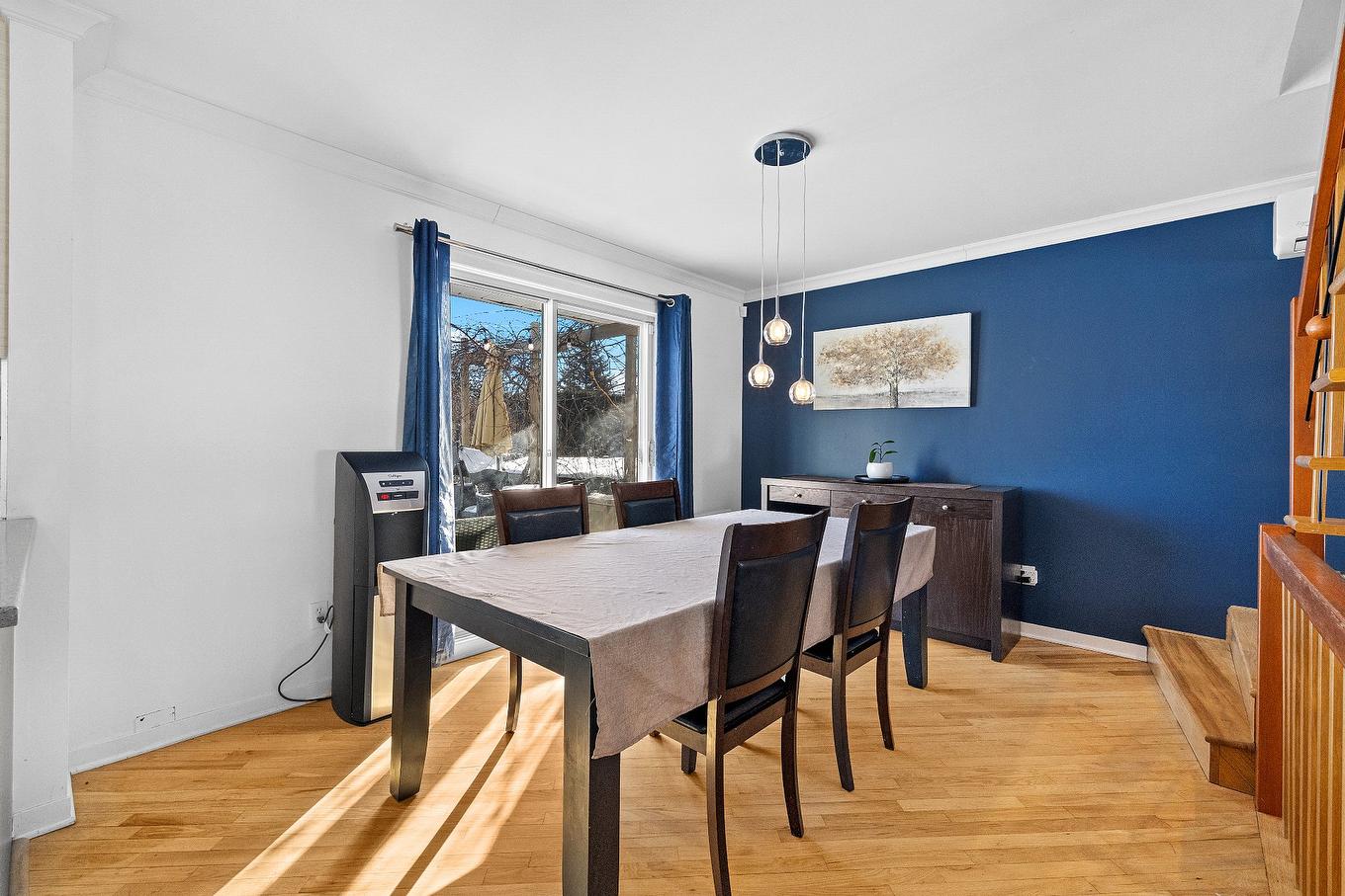 Salle à manger - 1276 Rue Toussaint-Trudeau, Chambly, QC - Indoor Photo Showing Dining Room