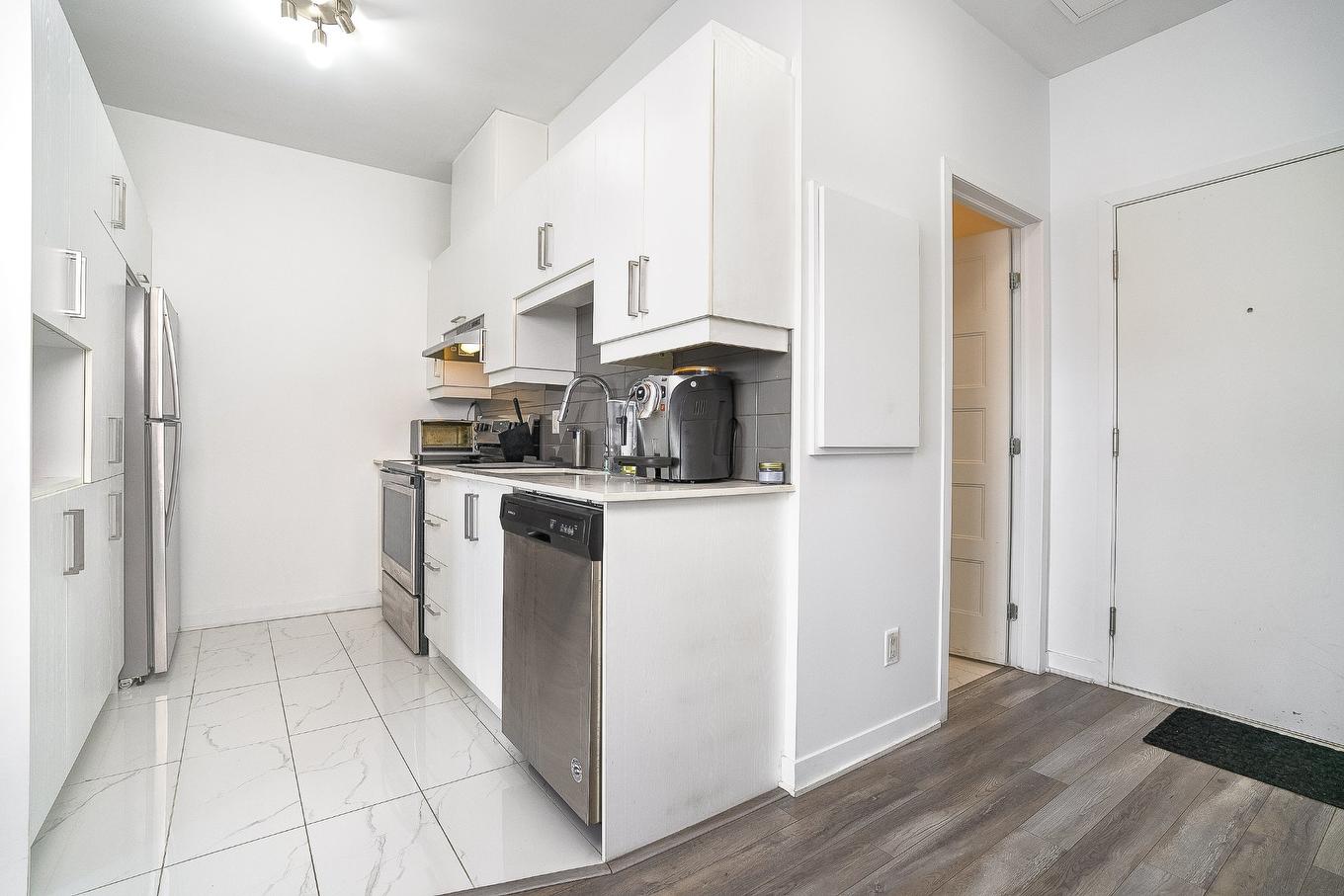 Cuisine - 702-9185 Rue Lennon, Brossard, QC - Indoor Photo Showing Kitchen