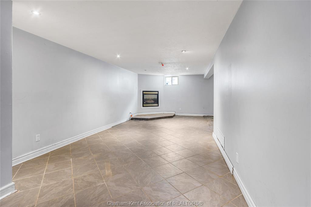 15 Homewood Street, Chatham, ON