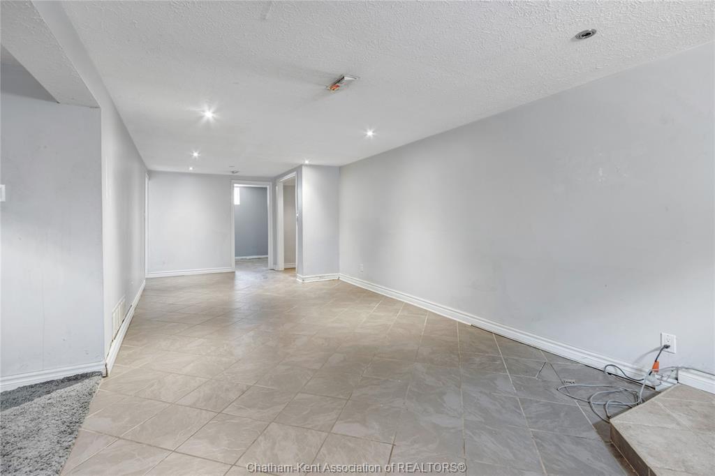 15 Homewood Street, Chatham, ON