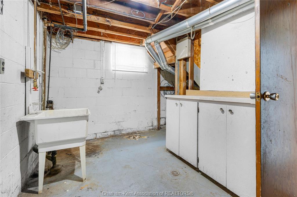 15 Homewood Street, Chatham, ON