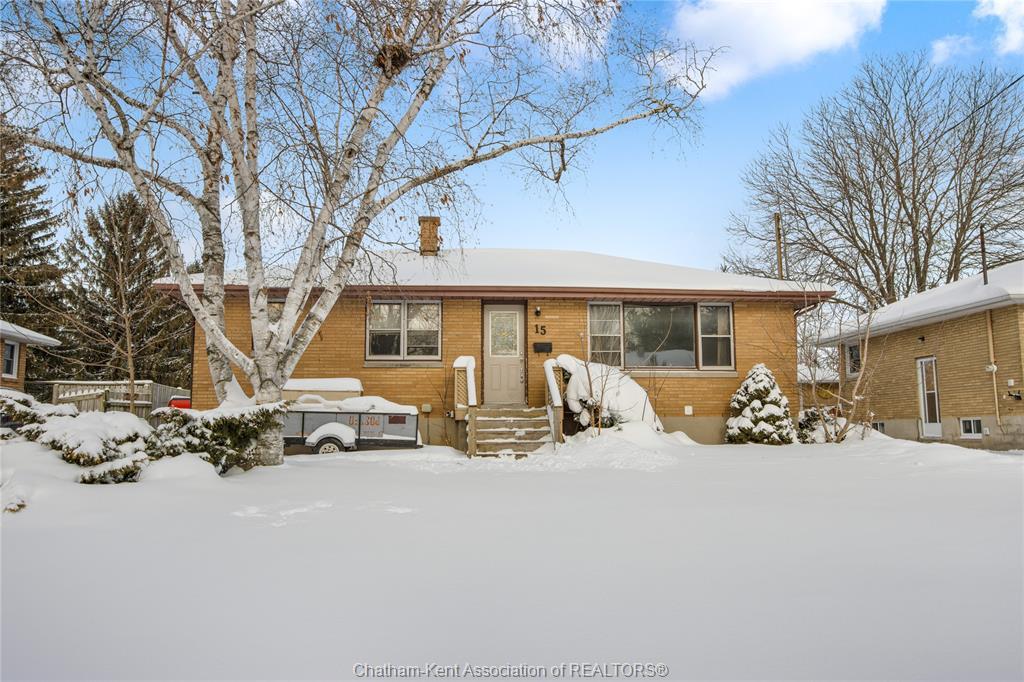15 Homewood Street, Chatham, ON