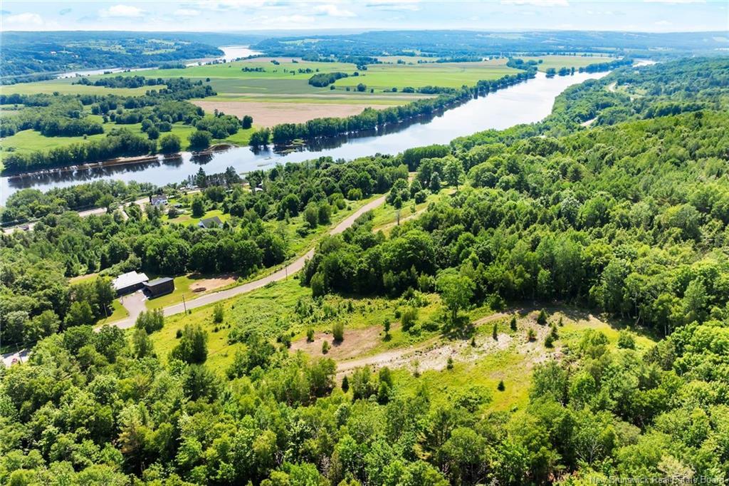 Na Grand Pass Crt, Douglas, NB