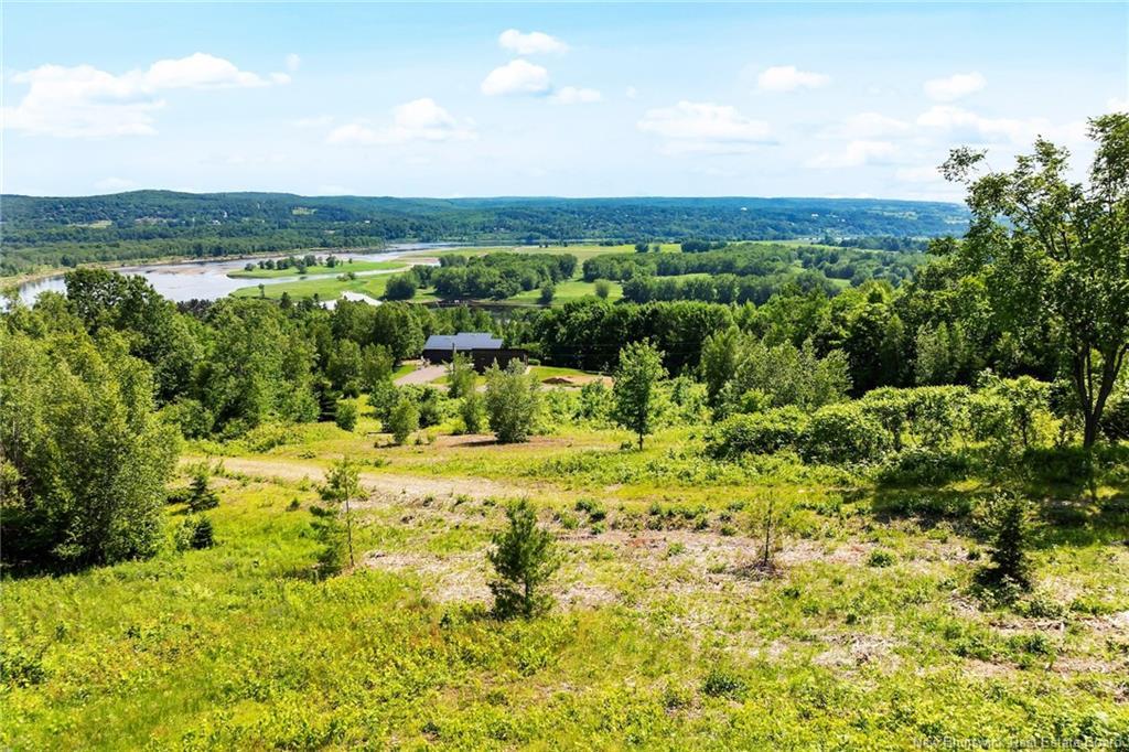 Na Grand Pass Crt, Douglas, NB