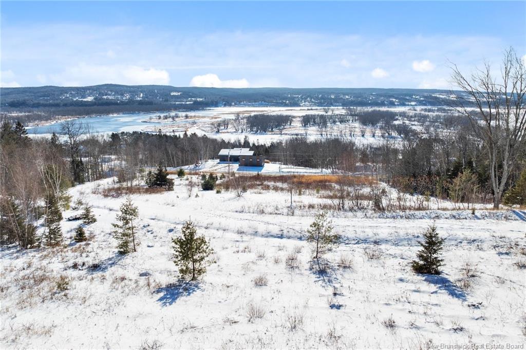 Na Grand Pass Crt, Douglas, NB