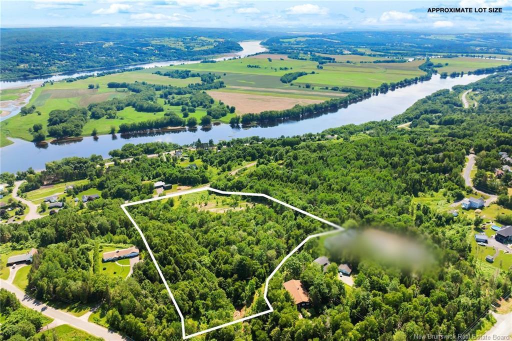 Na Grand Pass Crt, Douglas, NB