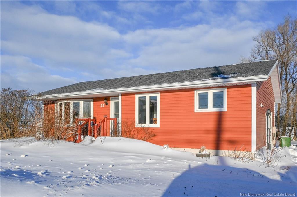 23 Saint-Simon Rd, Caraquet, NB