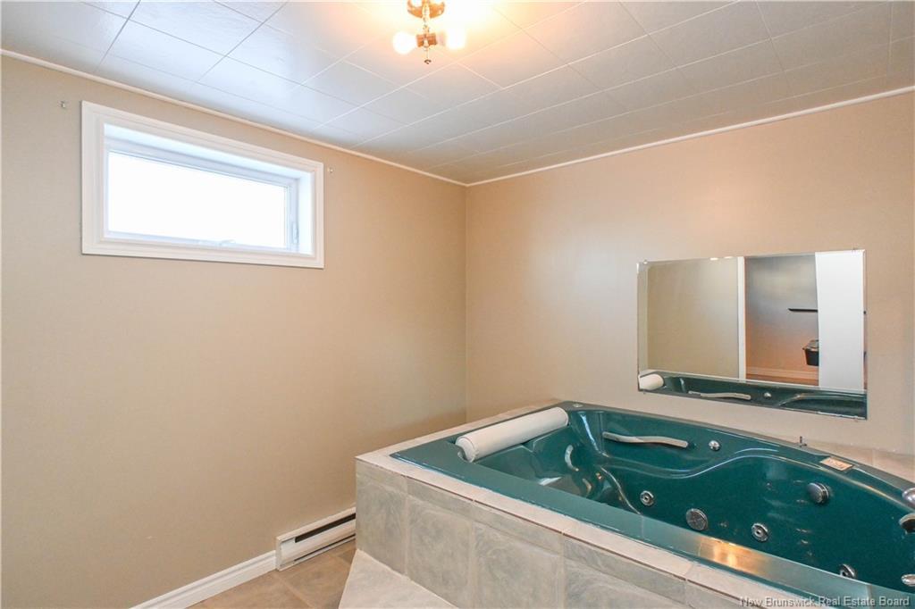 23 Saint-Simon Rd, Caraquet, NB