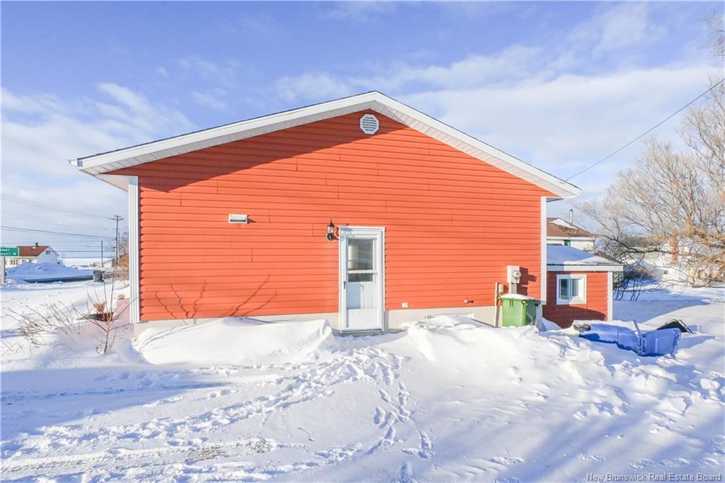 23 Saint-Simon Rd, Caraquet, NB