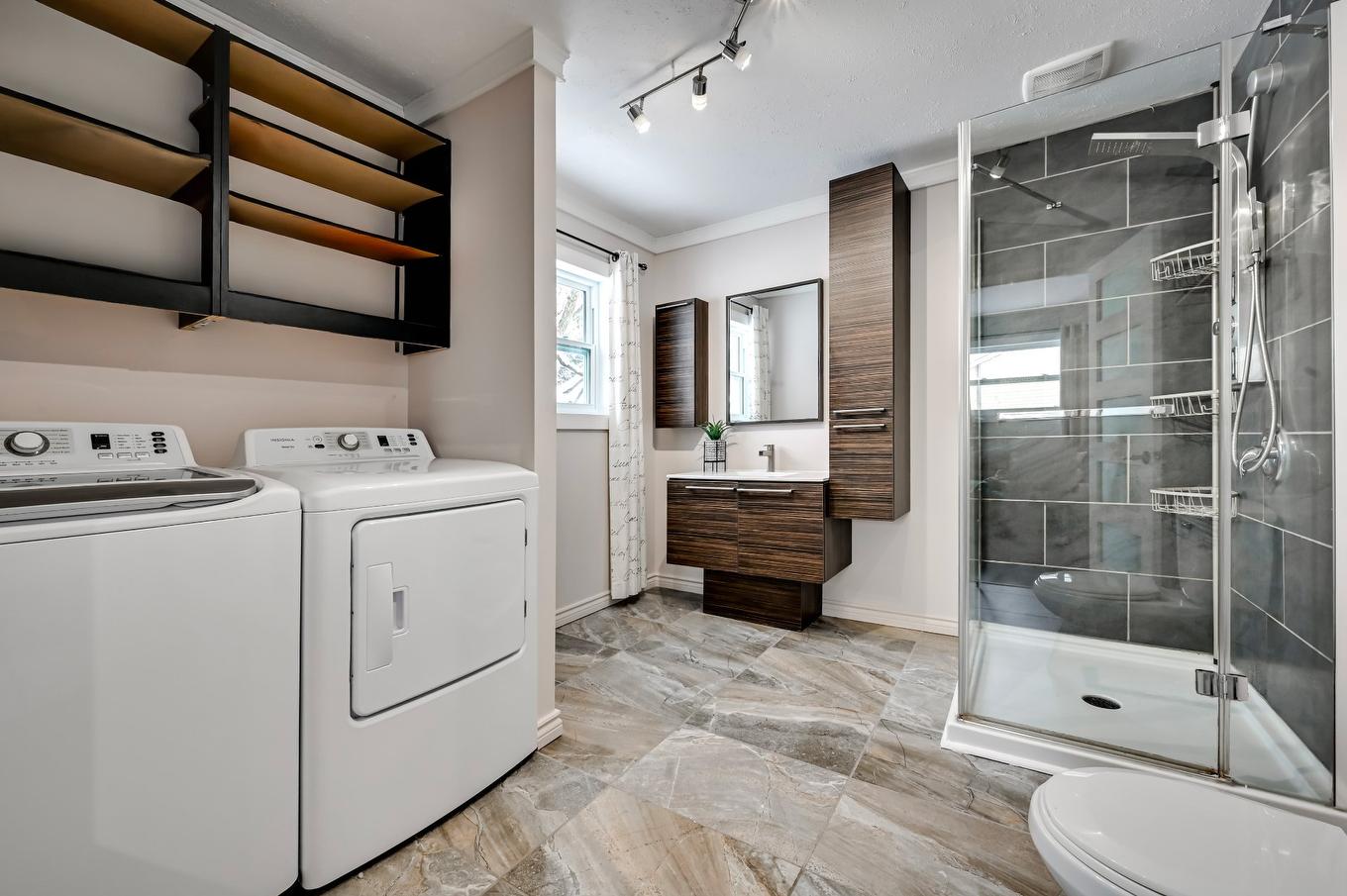 Salle de bains - 120 Rue Goyer, Cowansville, QC - Indoor Photo Showing Laundry Room