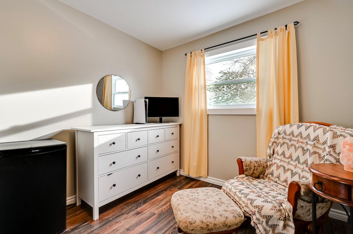 Chambre à coucher - 120 Rue Goyer, Cowansville, QC - Indoor Photo Showing Other Room