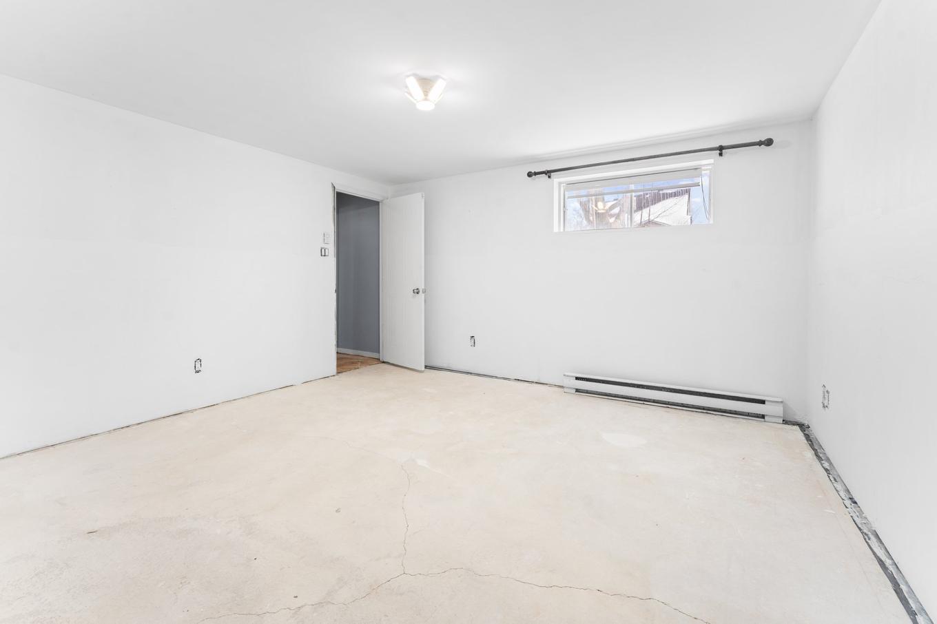 Sous-sol - 124 Rue Colbert, Repentigny (Le Gardeur), QC - Indoor Photo Showing Other Room