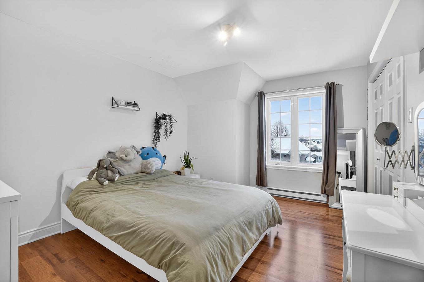 Chambre à coucher - 147 Rue Gaudreau, Saint-Jérôme, QC - Indoor Photo Showing Bedroom