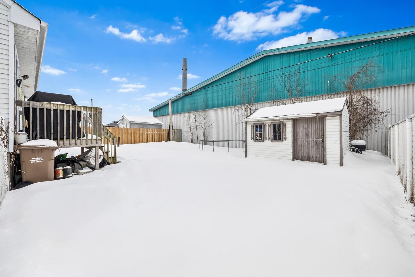 Backyard - 68 Rue De La Concorde, Delson, QC - Outdoor