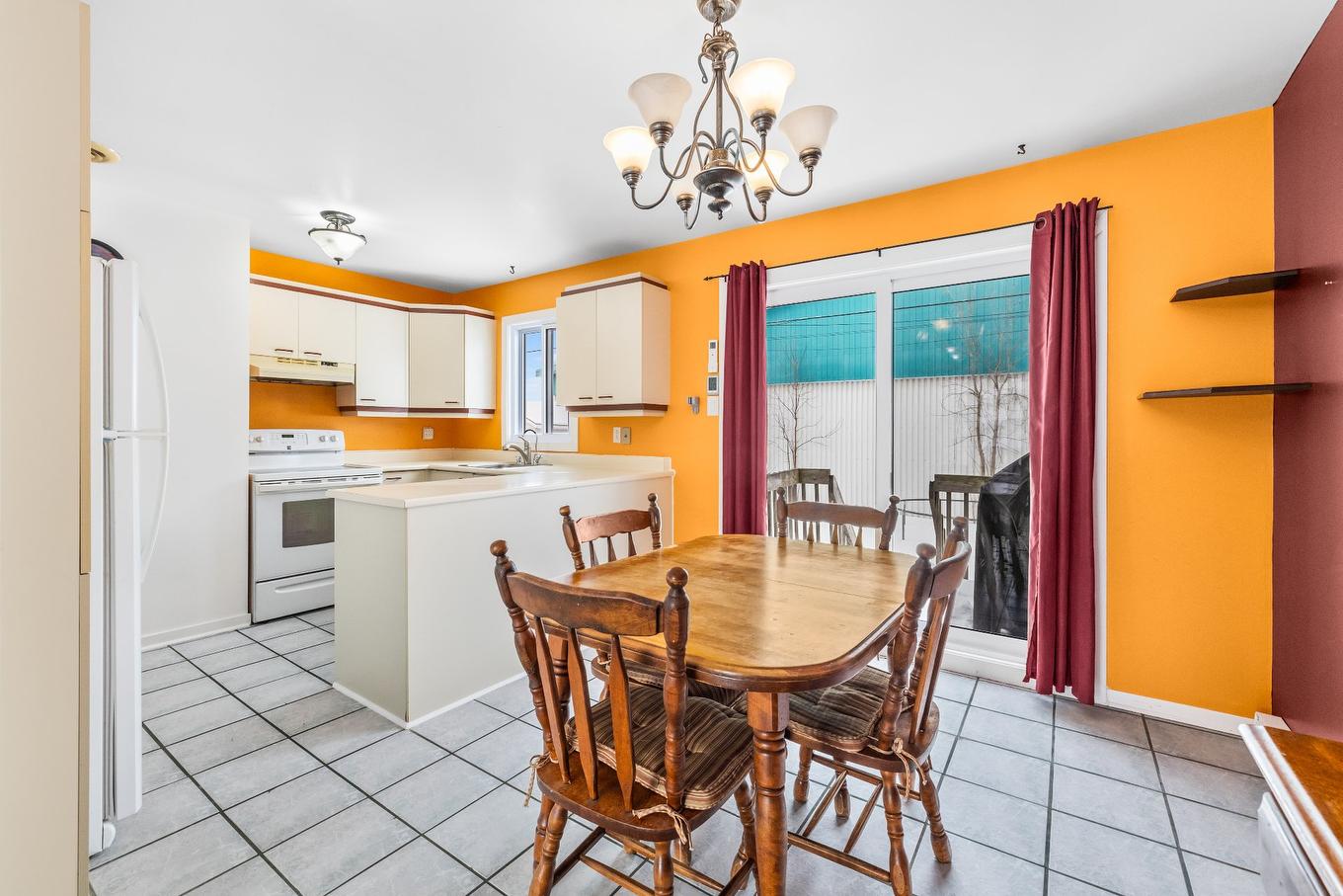 Dining room - 68 Rue De La Concorde, Delson, QC - Indoor Photo Showing Other Room