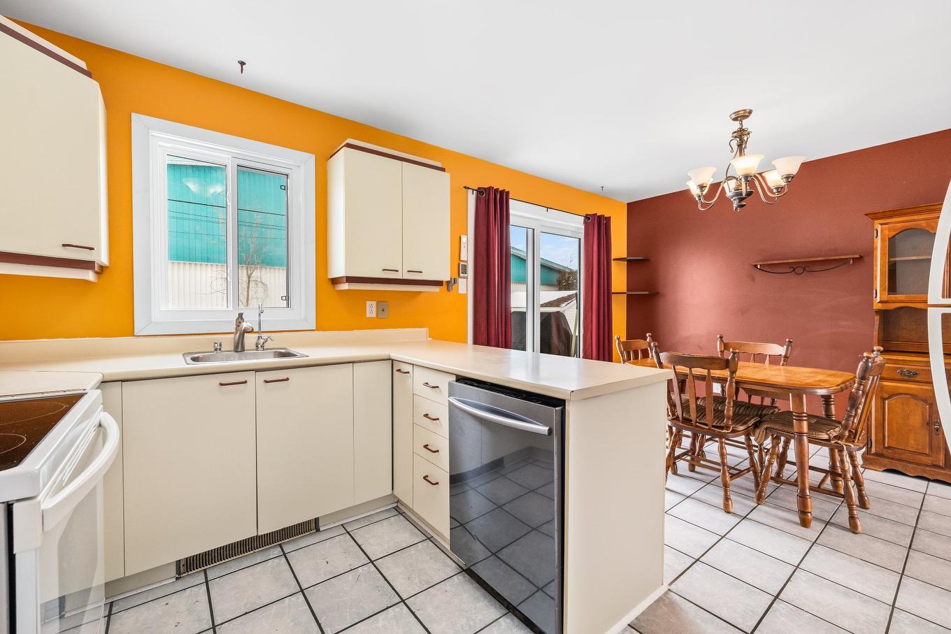 Kitchen - 68 Rue De La Concorde, Delson, QC - Indoor Photo Showing Kitchen