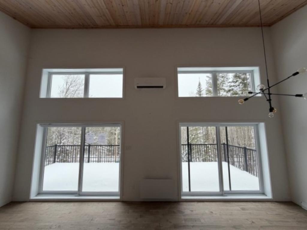 Living room - 595 Ch. Des Hauts-Cantons, Stratford, QC - Indoor Photo Showing Other Room