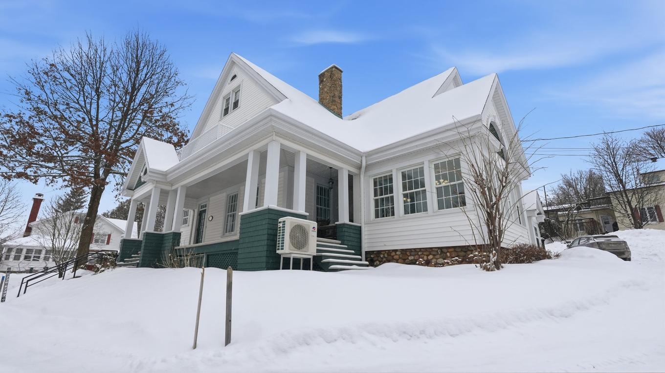 Façade - 11445 2E Avenue, Saint-Georges, QC - Outdoor With Facade