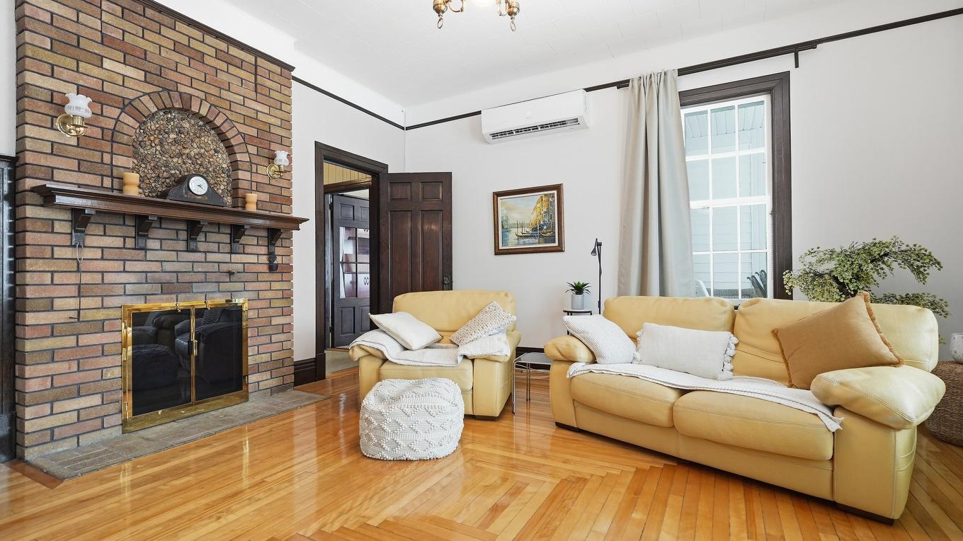 Salon - 11445 2E Avenue, Saint-Georges, QC - Indoor Photo Showing Living Room With Fireplace