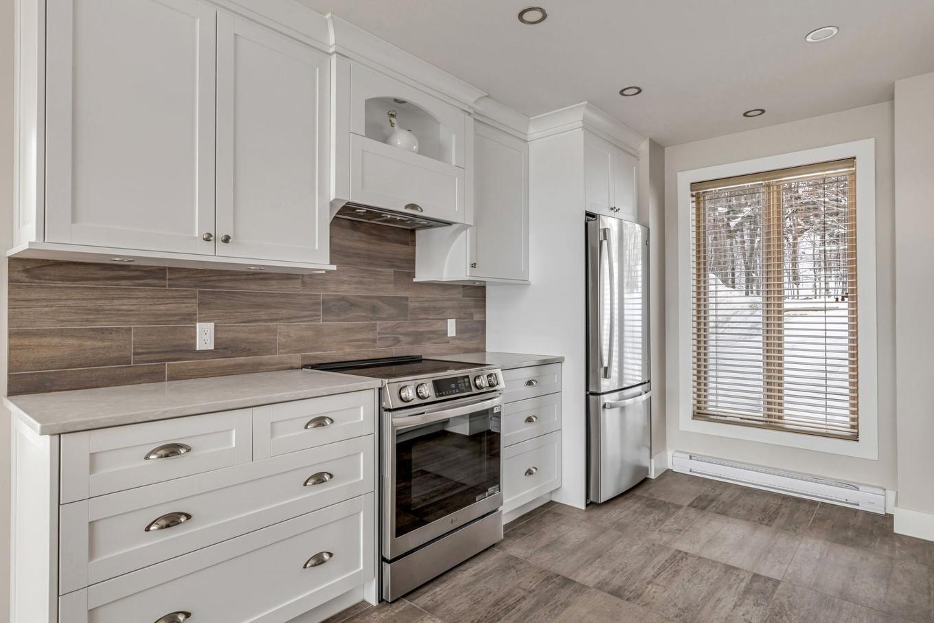 Cuisine - 33 Ch. Des Skieurs, Stoneham-Et-Tewkesbury, QC - Indoor Photo Showing Kitchen With Upgraded Kitchen