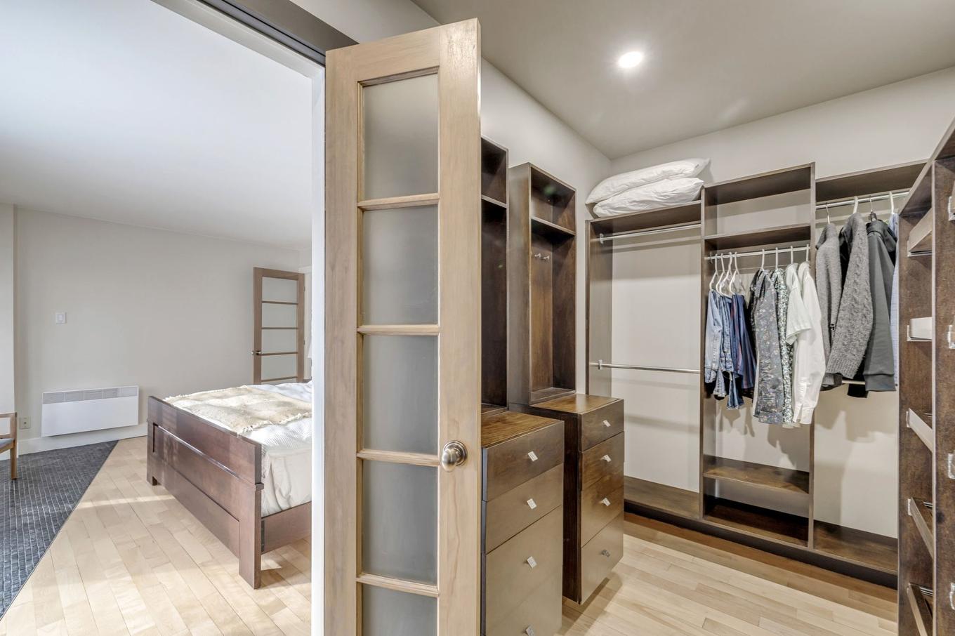 Penderie (Walk-in) - 33 Ch. Des Skieurs, Stoneham-Et-Tewkesbury, QC - Indoor With Storage