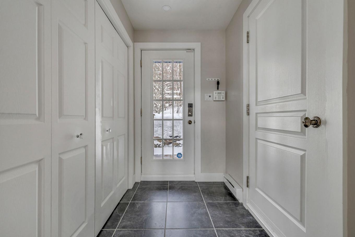 Hall d'entrée/Vestibule - 33 Ch. Des Skieurs, Stoneham-Et-Tewkesbury, QC - Indoor Photo Showing Other Room