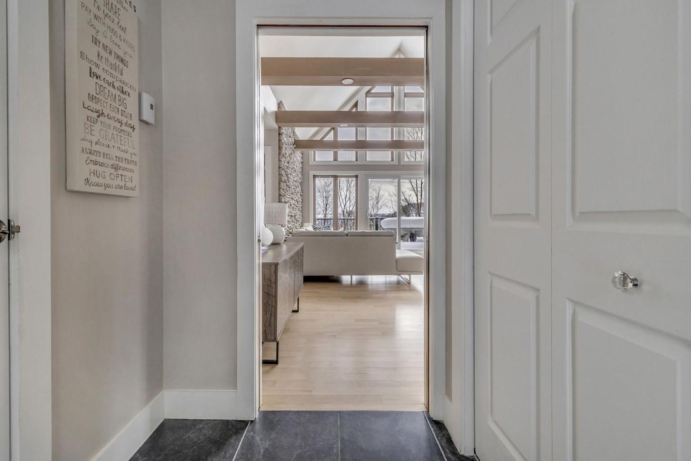 Hall d'entrée/Vestibule - 33 Ch. Des Skieurs, Stoneham-Et-Tewkesbury, QC - Indoor Photo Showing Other Room