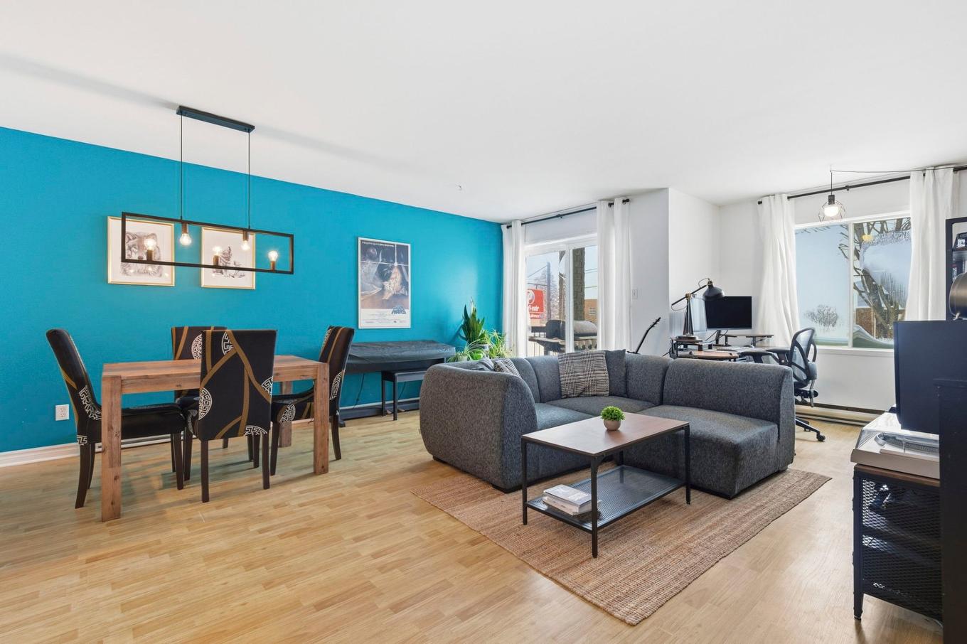 Living room - 202-142 Rue Lafrance O., Saint-Basile-Le-Grand, QC - Indoor Photo Showing Living Room