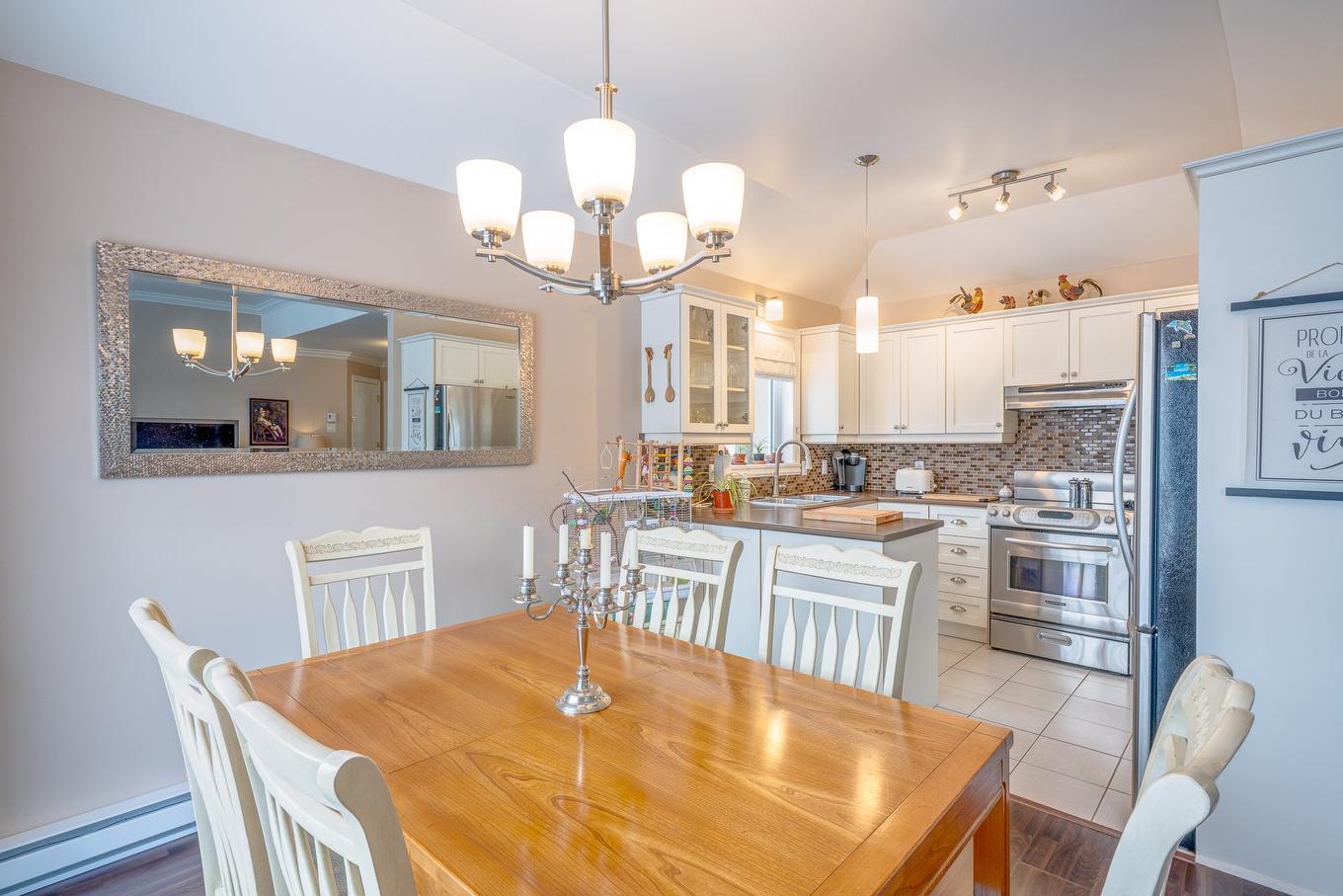 Dining room - 401-2460 Boul. Lafontaine, Saint-Jérôme, QC - Indoor Photo Showing Dining Room