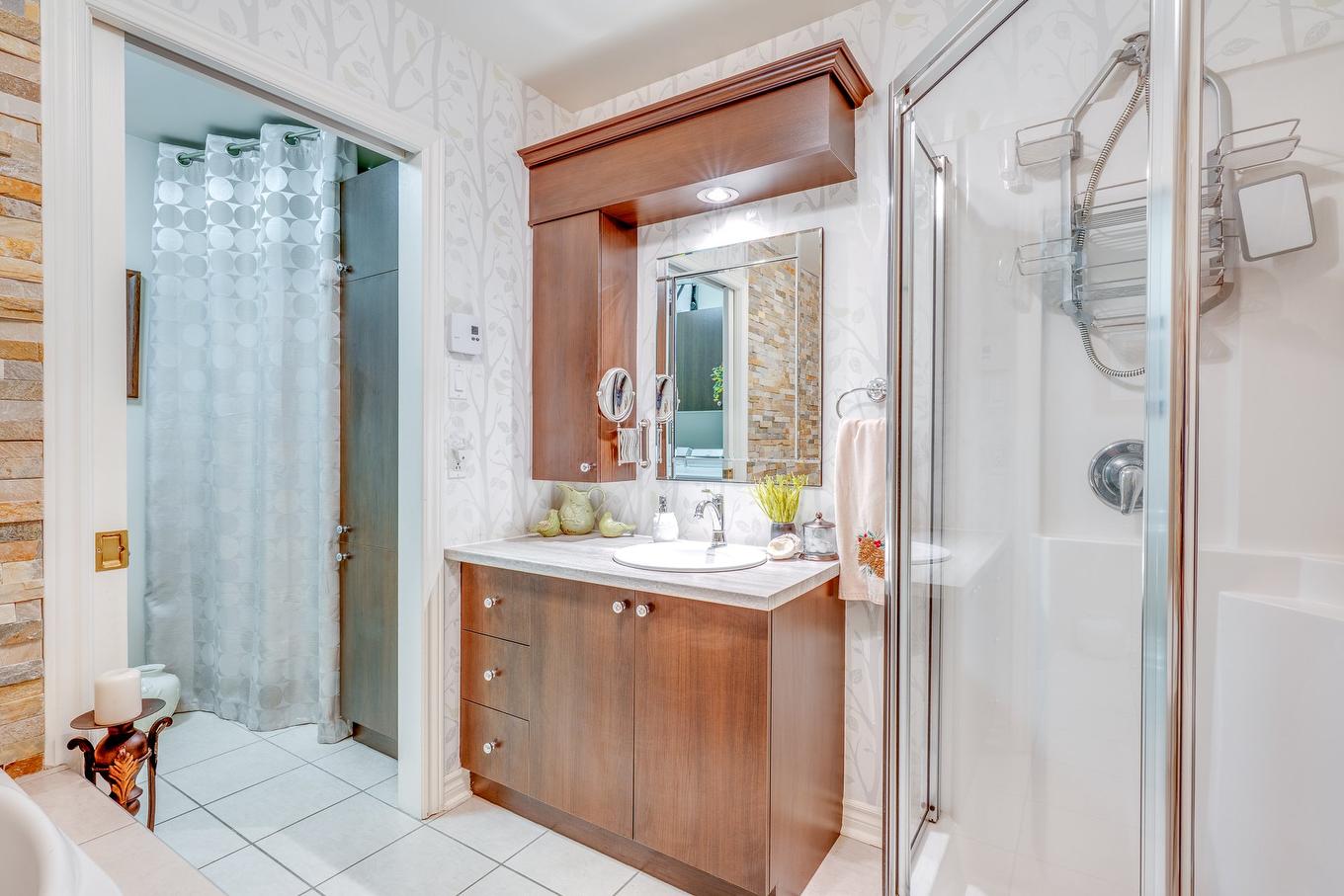 Bathroom - 401-2460 Boul. Lafontaine, Saint-Jérôme, QC - Indoor Photo Showing Bathroom