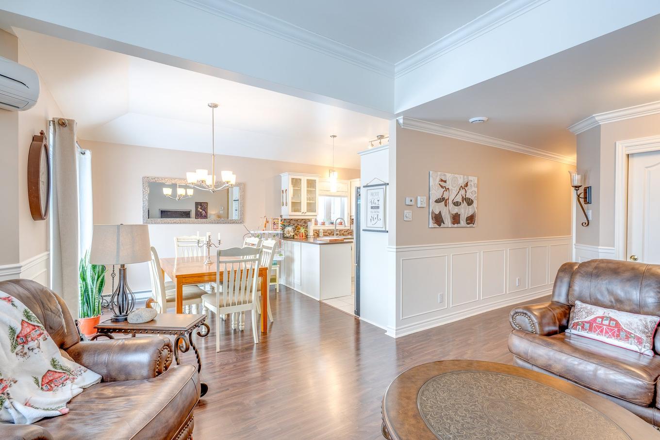 Overall view - 401-2460 Boul. Lafontaine, Saint-Jérôme, QC - Indoor Photo Showing Living Room