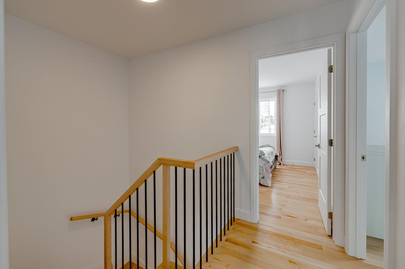 Corridor - 25 Rue Robert-Laplante, Sainte-Catherine-De-La-Jacques-Cartier, QC - Indoor Photo Showing Other Room