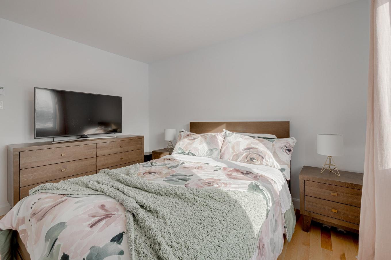 Chambre à coucher principale - 25 Rue Robert-Laplante, Sainte-Catherine-De-La-Jacques-Cartier, QC - Indoor Photo Showing Bedroom