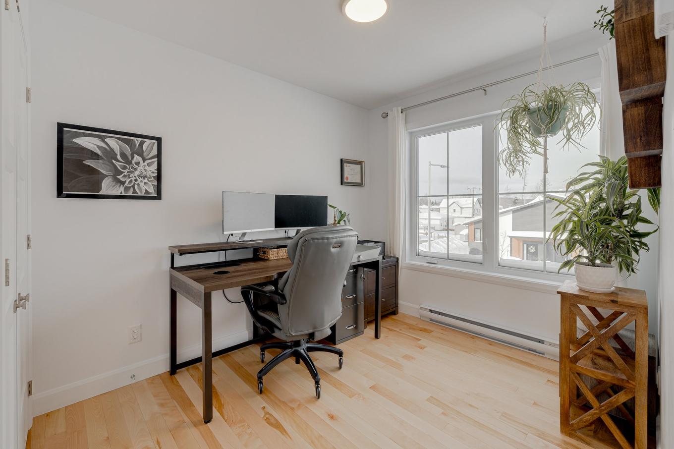 Chambre à coucher - 25 Rue Robert-Laplante, Sainte-Catherine-De-La-Jacques-Cartier, QC - Indoor Photo Showing Office