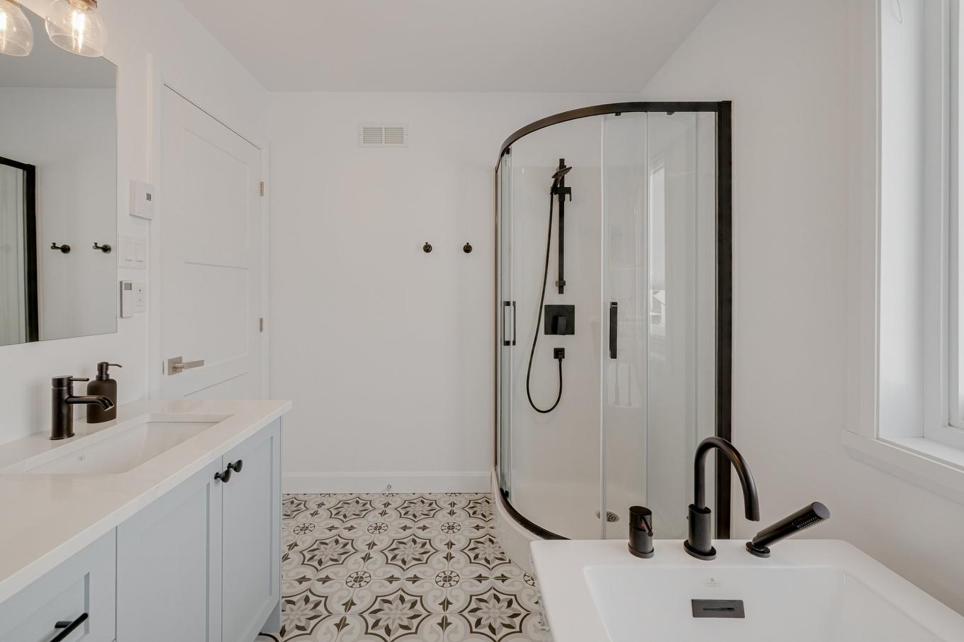 Salle de bains - 25 Rue Robert-Laplante, Sainte-Catherine-De-La-Jacques-Cartier, QC - Indoor Photo Showing Bathroom