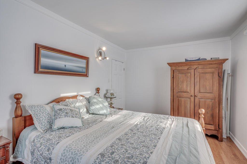 Primary bedroom - 9326 Rue St-François, Mirabel, QC - Indoor Photo Showing Bedroom