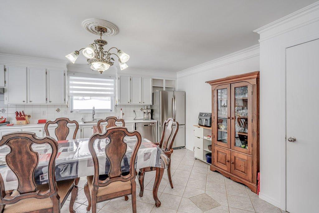 Kitchen - 9326 Rue St-François, Mirabel, QC - Indoor Photo Showing Dining Room
