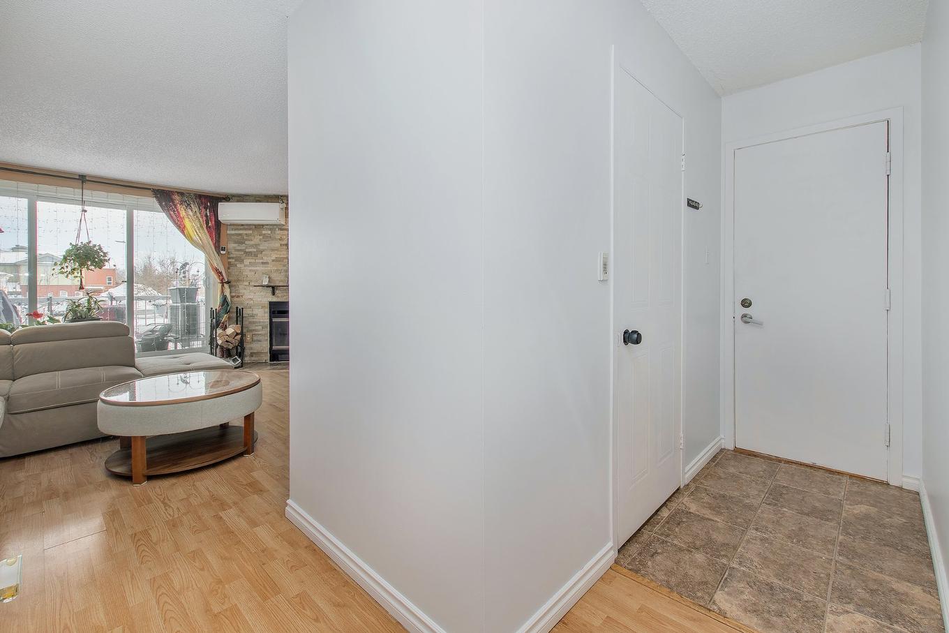 Corridor - 4-1187 Boul. Iberville, Repentigny (Repentigny), QC - Indoor Photo Showing Other Room