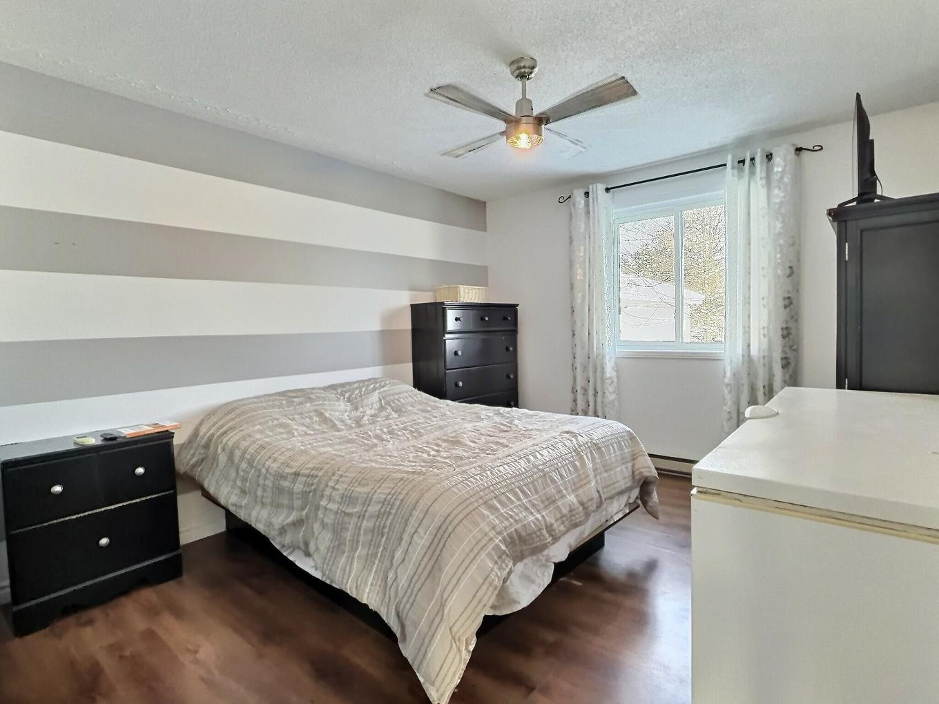 Chambre à coucher principale - 4 Rue Rivest O., Laverlochère-Angliers, QC - Indoor Photo Showing Bedroom