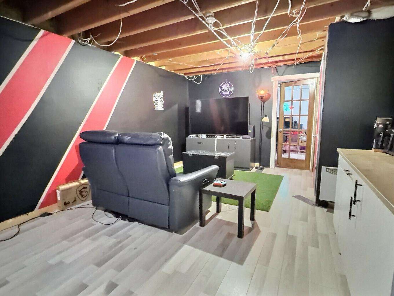 Salle familiale - 4 Rue Rivest O., Laverlochère-Angliers, QC - Indoor Photo Showing Other Room