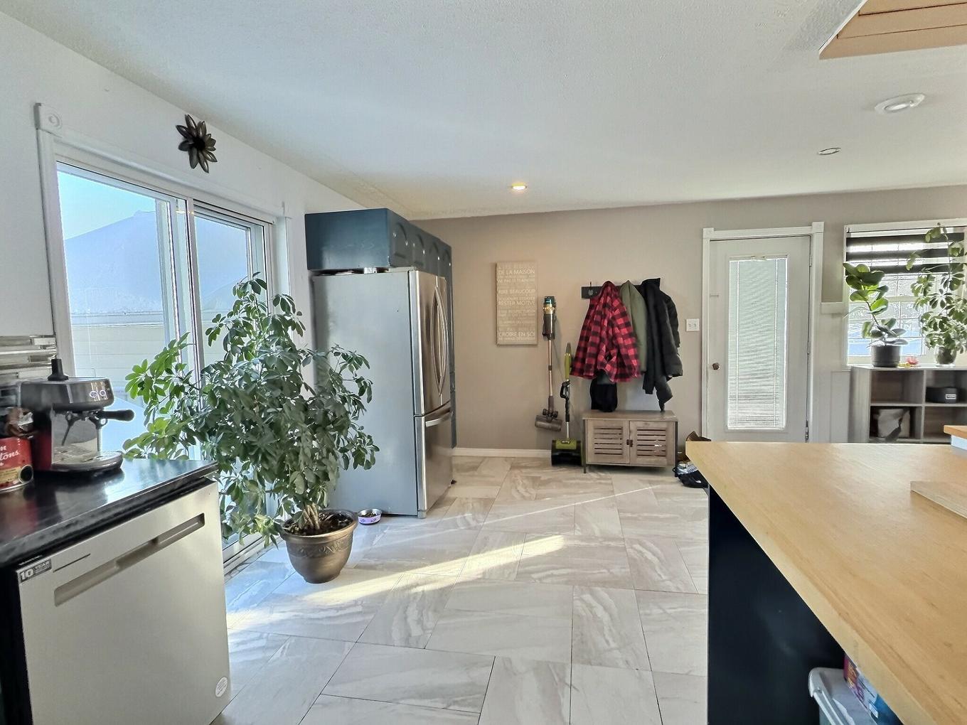 Hall d'entrée/Vestibule - 4 Rue Rivest O., Laverlochère-Angliers, QC - Indoor Photo Showing Kitchen