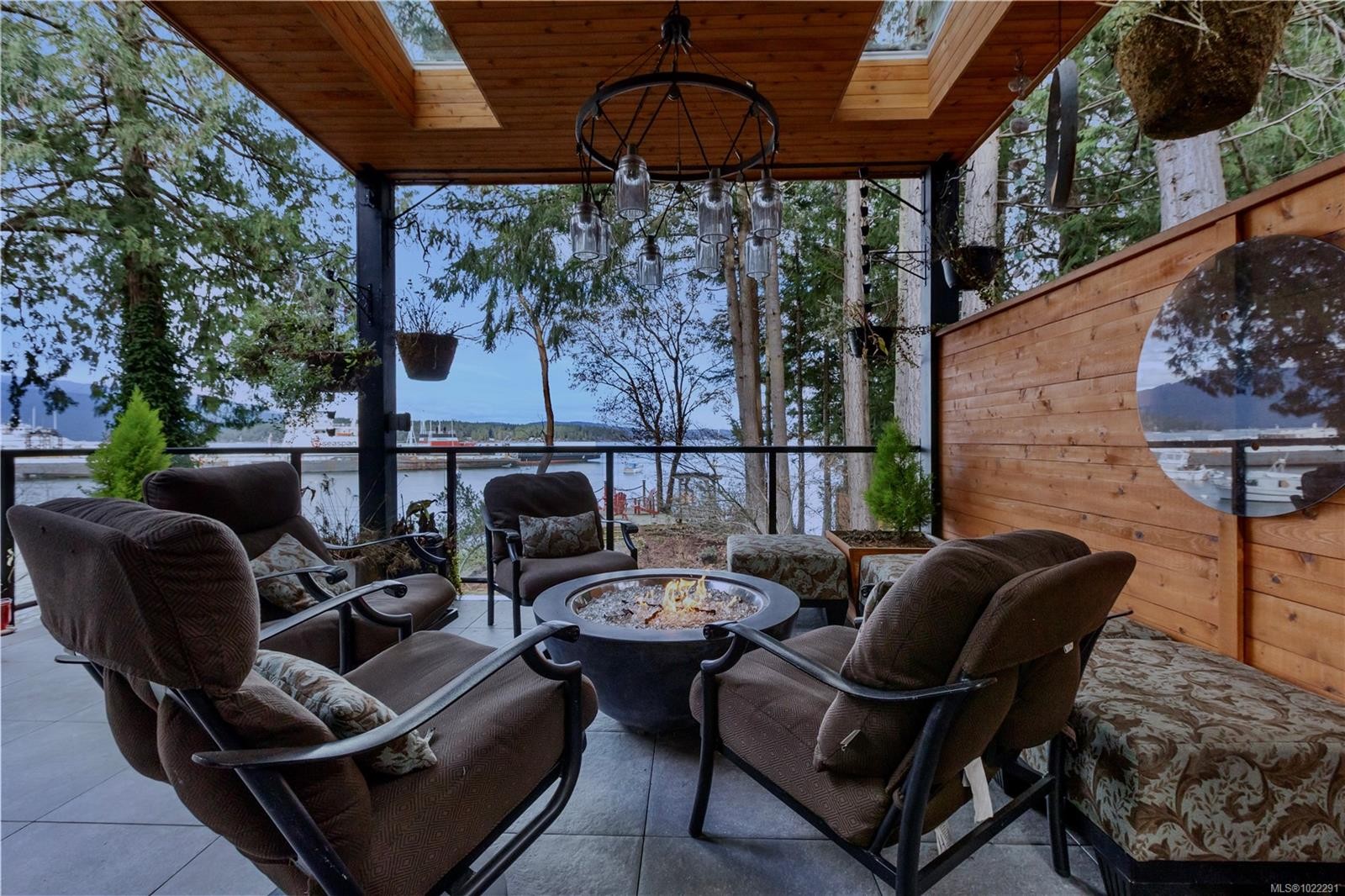 2250 Dolphin Rd, North Saanich, BC