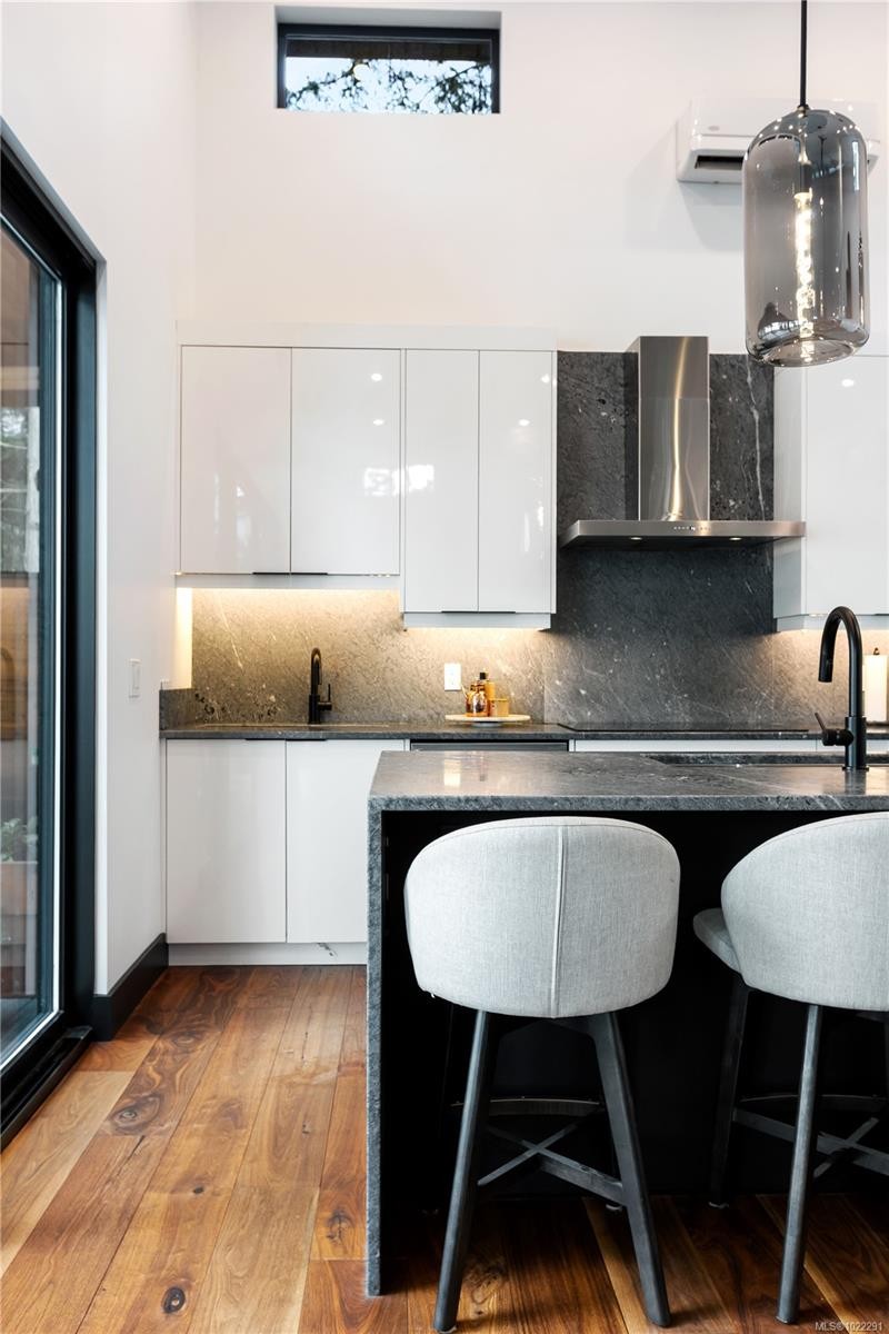 2250 Dolphin Rd, North Saanich, BC